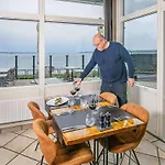 Apartment 4 Person On A In