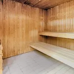 Apartment 4 Person On A In