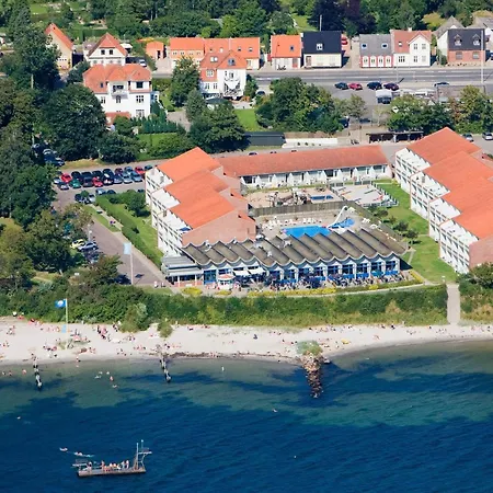 4 Person On A In Lejlighed